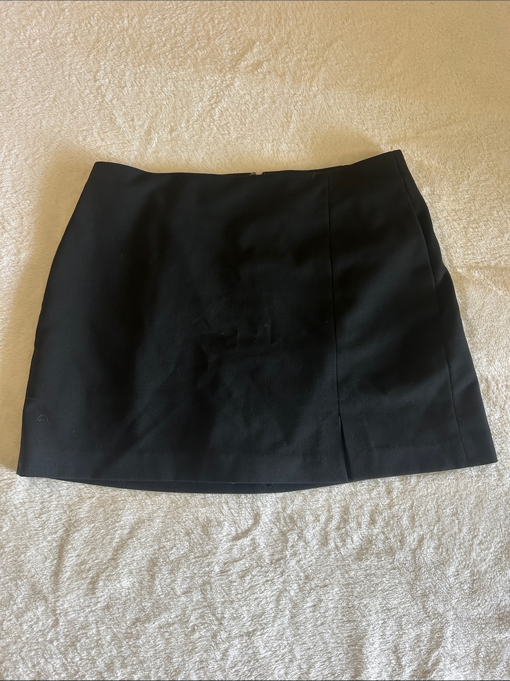 Uniqlo Black Mini Skirt with Subtle Front Seam